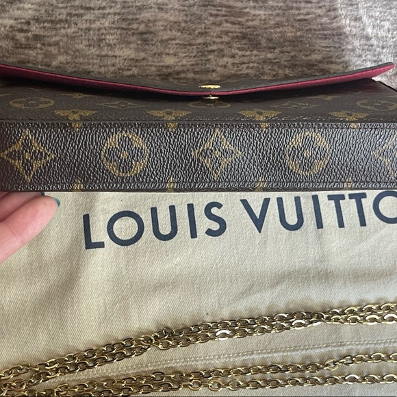 Authentic Louis Vuitton Pochette Felicie - Picture 4 of 9